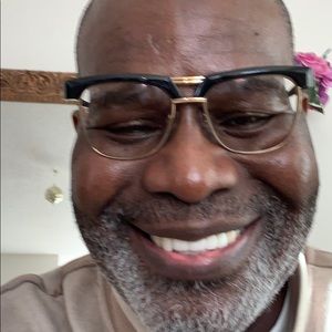 Meet your Posher, Pierre